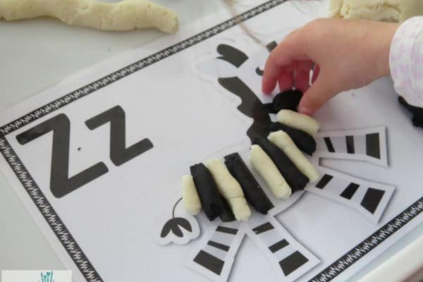 zig-zag-zebra-play-dough-learning-4-kids