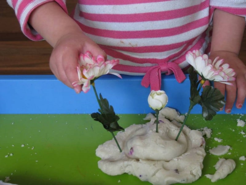 create-a-spring-play-dough-garden-learning-4-kids